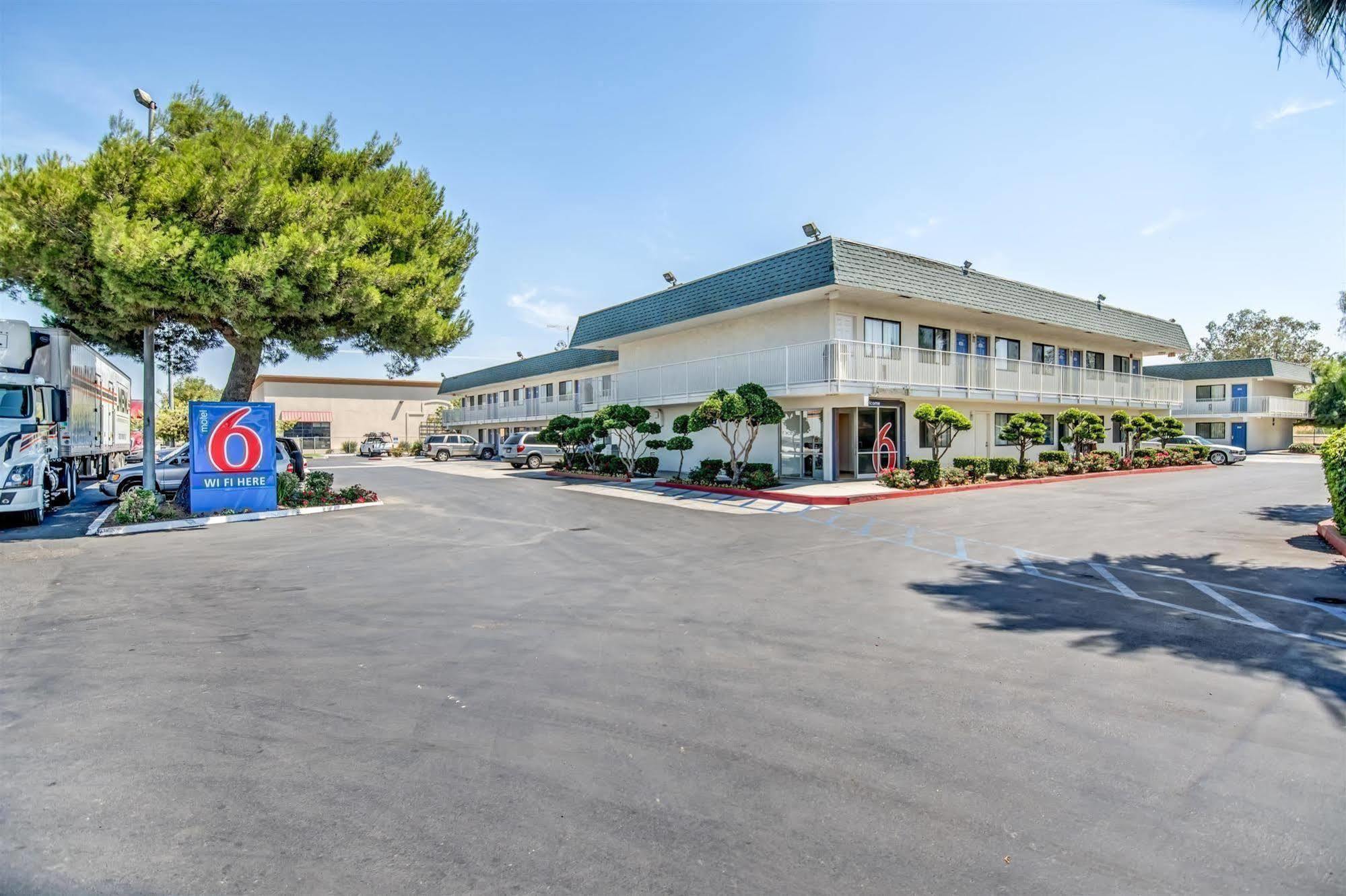 Park Inn By Radisson, Tracy Exterior foto